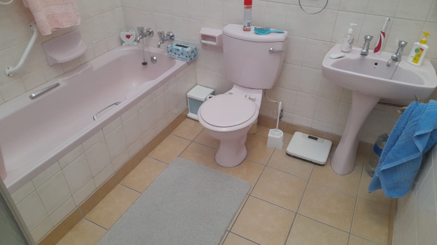 1 Bedroom Property for Sale in Oudorp North West